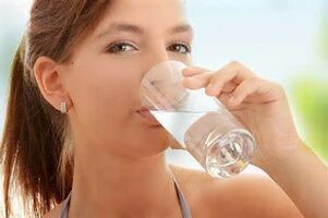 Beber agua en una dieta para perezosos